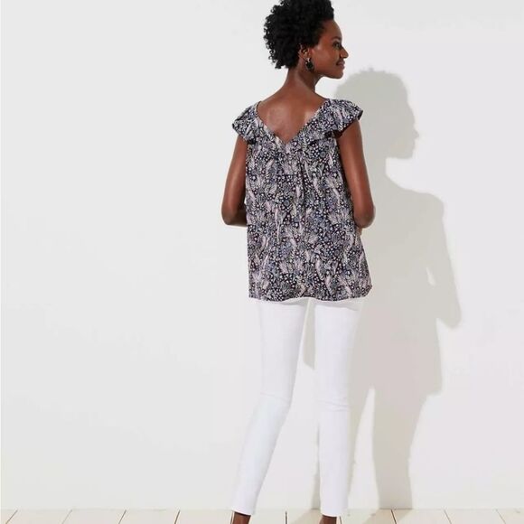 LOFT Petites Meadow Ruffle Strap Shell Flutter Sleeve Floral V-Neck Blouse MP - Picture 5 of 8